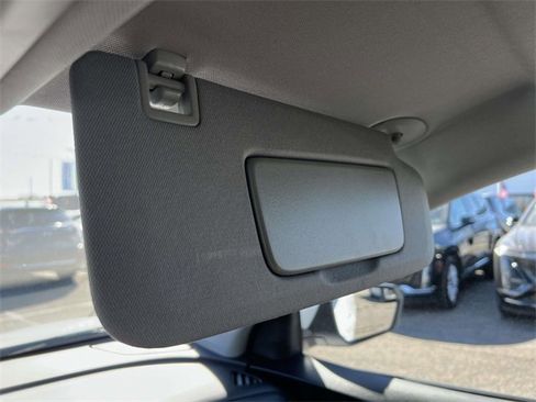 Used 2023 Chevrolet Equinox LT image 33