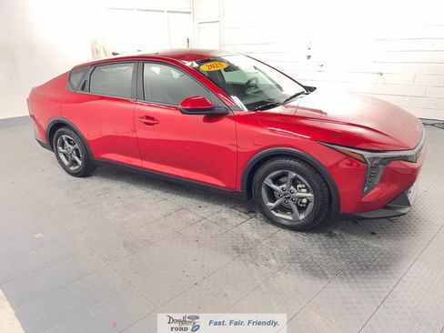 Used 2025 Kia K4 FWD image 3