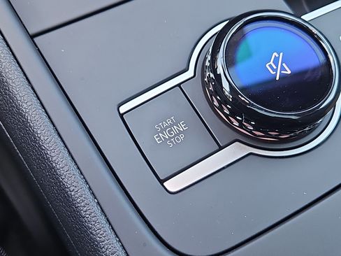 New 2026 Volkswagen Tiguan SE image 13