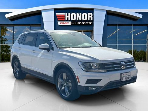 Used 2021 Volkswagen Tiguan SE FWD image 2