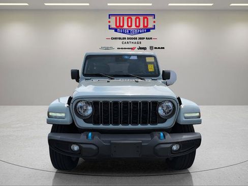 Used 2024 Jeep Wrangler Unlimited w/ Convenience Group AWD/4WD image 8