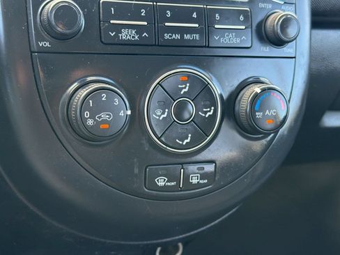 Used 2012 Kia Soul FWD image 19