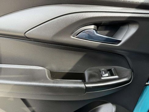 Used 2021 Chevrolet TrailBlazer RS w/ Sun and Liftgate Package image 33