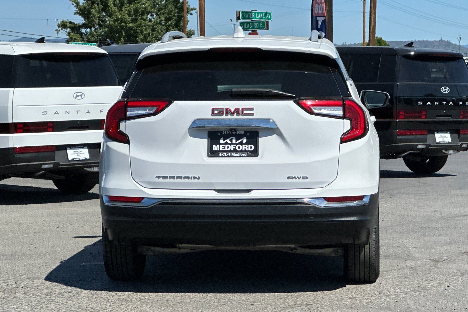 Used 2023 GMC Terrain SLT AWD/4WD image 5