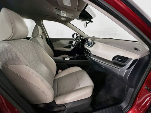 Used 2023 Nissan Rogue SV FWD image 30