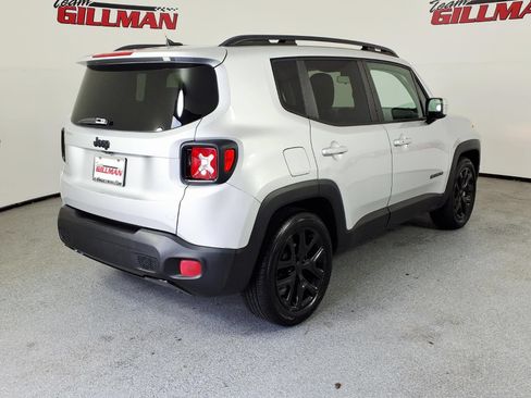 Used 2017 Jeep Renegade Altitude FWD image 6