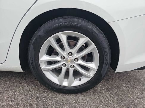 Used 2017 Chevrolet Malibu LT image 24