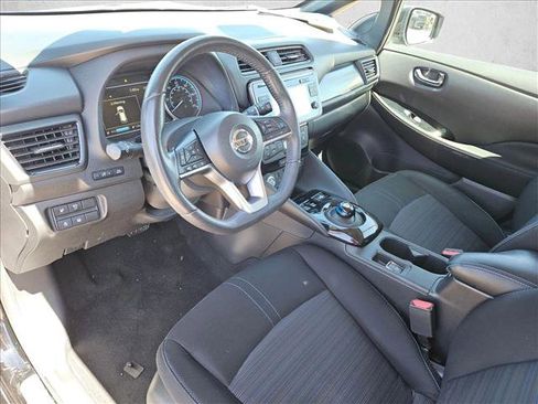 Used 2019 Nissan Leaf SV w/ SV Technology Package image 9