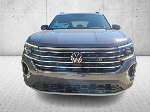 Used 2026 Volkswagen Atlas SE FWD image 8
