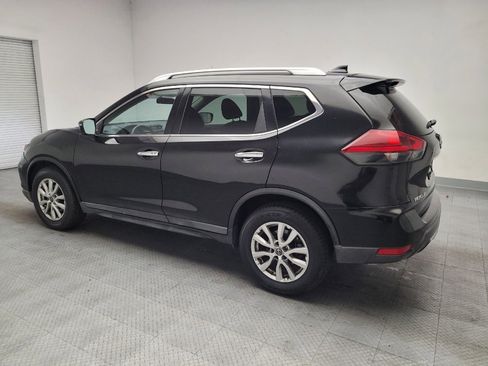 Used 2018 Nissan Rogue SV FWD image 3