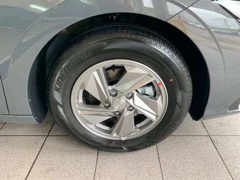 New 2025 Hyundai Elantra SE image 15