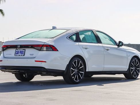 Used 2024 Honda Accord Touring image 8