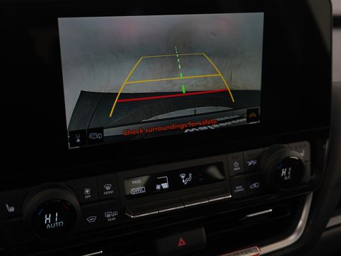 Used 2025 Toyota Grand Highlander AWD image 28