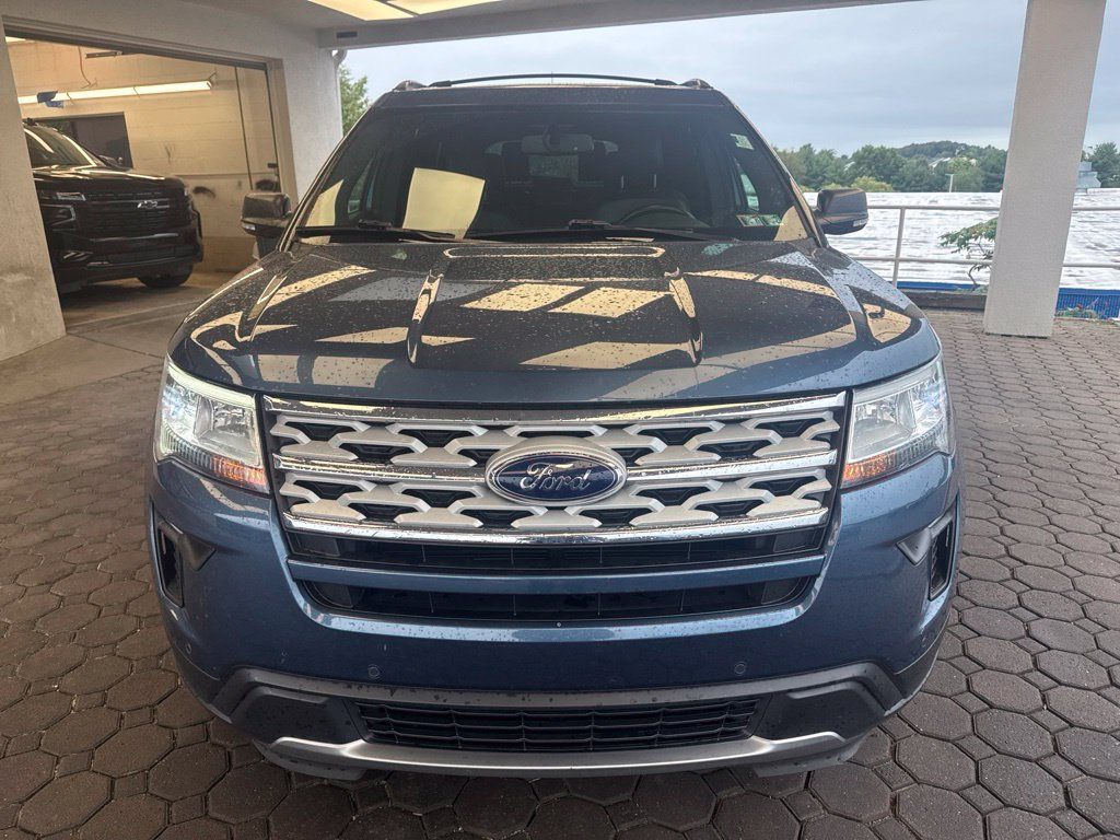 Used 2019 Ford Explorer XLT w/ Equipment Group 202A AWD/4WD image 2