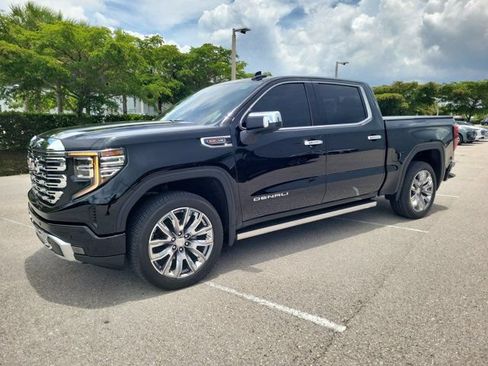 Used 2025 GMC Sierra 1500 Denali w/ Denali Reserve Package AWD/4WD image 3