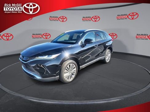 Used 2023 Toyota Venza XLE AWD/4WD image 4