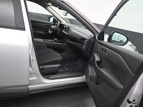 Certified 2025 Nissan Rogue S image 11