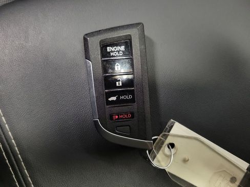 Used 2022 Acura MDX SH-AWD w/ Technology Package image 16