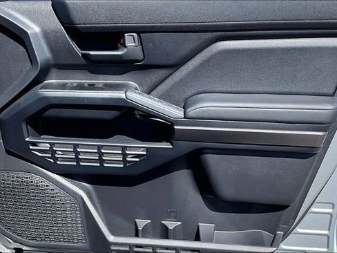 Used 2025 Toyota 4Runner SR5 image 25