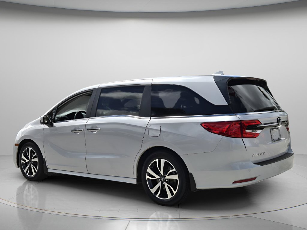 Certified 2024 Honda Odyssey Touring image 8