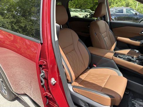 New 2026 Nissan Rogue Platinum AWD/4WD image 18