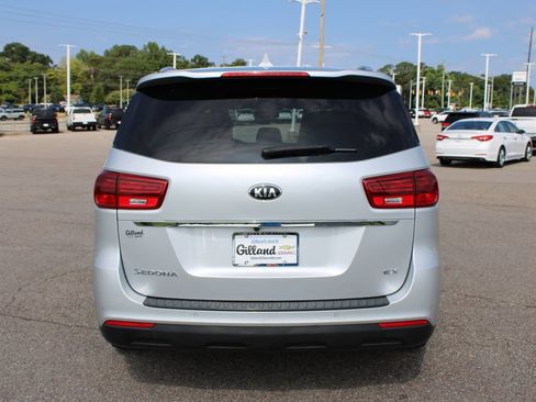 Used 2019 Kia Sedona EX FWD image 21