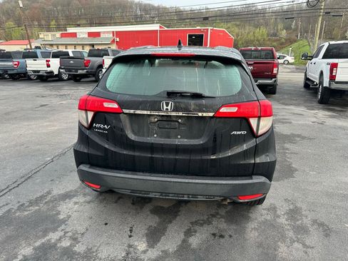 Used 2019 Honda HR-V LX image 4