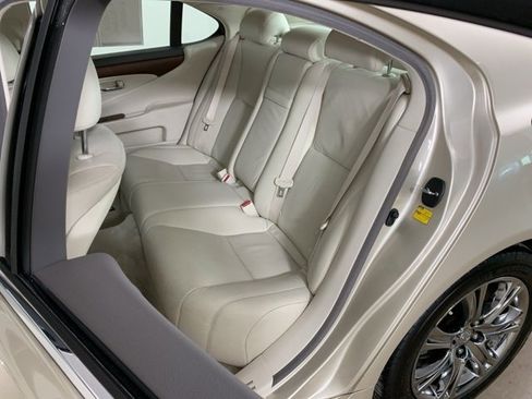 Used 2012 Lexus LS 460 AWD image 34