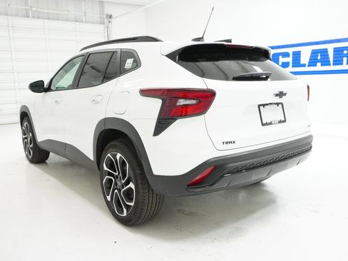 New 2026 Chevrolet Trax RS w/ Sunroof Package FWD image 9