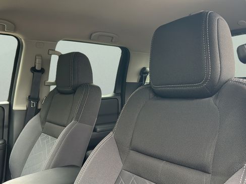 Used 2025 Nissan Frontier SV w/ SV Convenience Package RWD image 14
