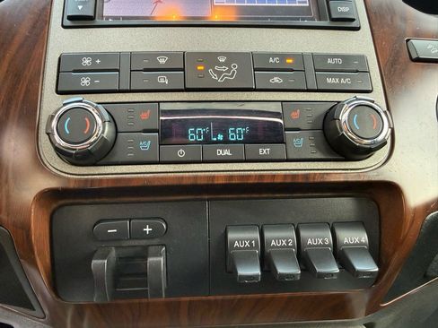 Used 2011 Ford F250 Lariat w/ Lariat Ultimate Pkg AWD/4WD image 33