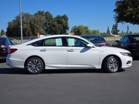 Used 2018 Honda Accord Touring image 3
