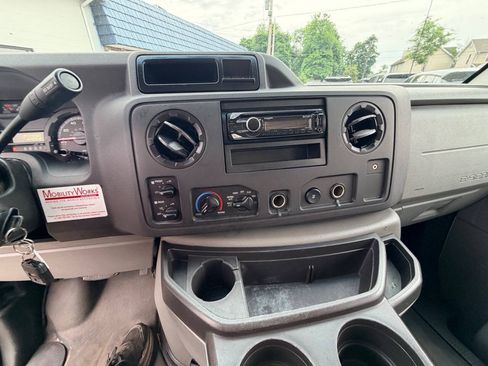 Used 2014 Ford E-350 and Econoline 350 Extended Super Duty w/ Power Group RWD image 59