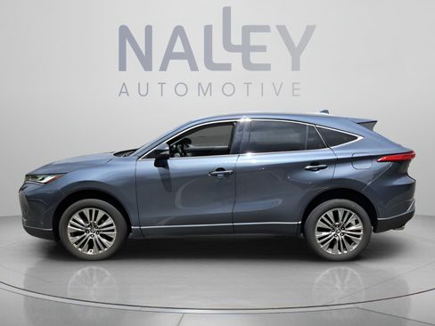 Used 2023 Toyota Venza XLE AWD/4WD image 2
