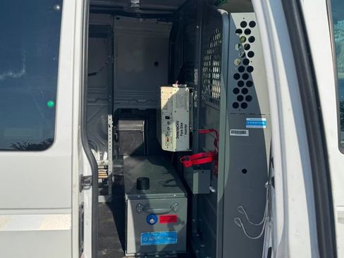 Used 2011 Ford E-250 and Econoline 250 w/ PWR Group image 8