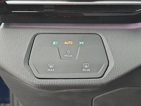 Certified 2023 Volkswagen ID.4 2WD image 25