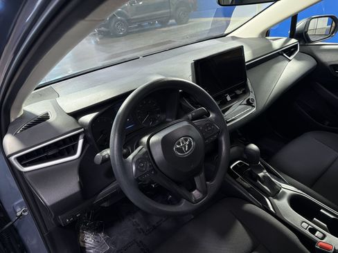 Used 2025 Toyota Corolla LE FWD image 18