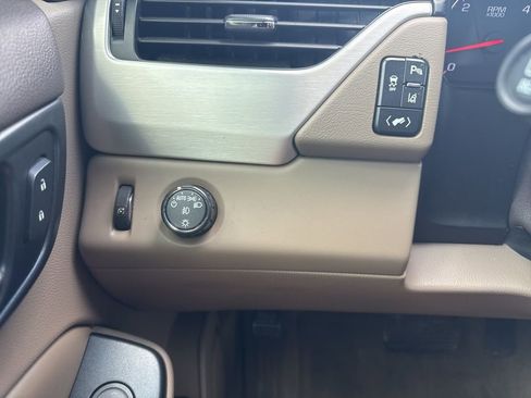 Used 2015 GMC Yukon SLT RWD image 10
