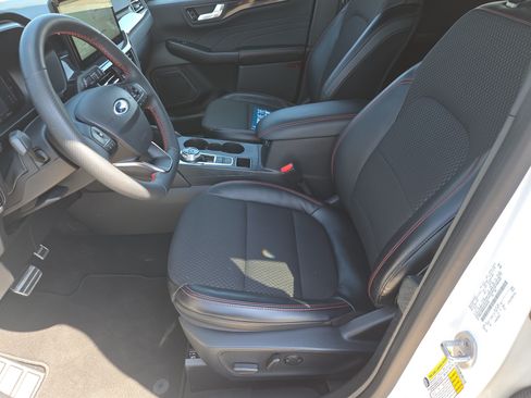 Certified 2024 Ford Escape ST-Line w/ Tech Pack #1 FWD image 10