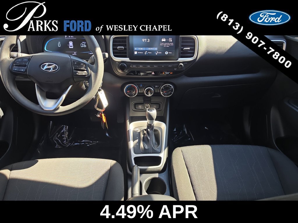 Used 2023 Hyundai Venue SE FWD image 11