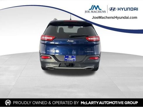 Used 2018 Jeep Cherokee Limited w/ Technology Group AWD/4WD image 8