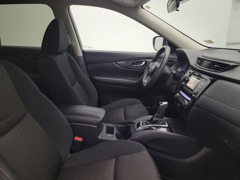 Used 2017 Nissan Rogue SV image 21