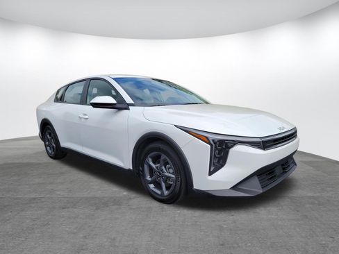 Used 2025 Kia K4 LXS image 19