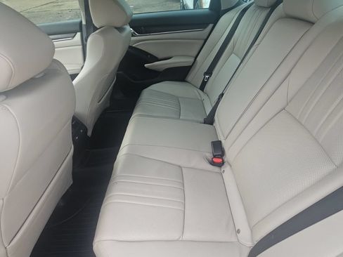 Used 2022 Honda Accord Touring image 9