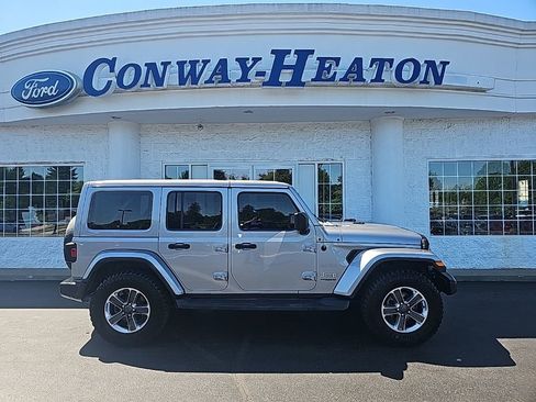 Used 2019 Jeep Wrangler Unlimited Sahara w/ Cold Weather Group AWD/4WD image 1