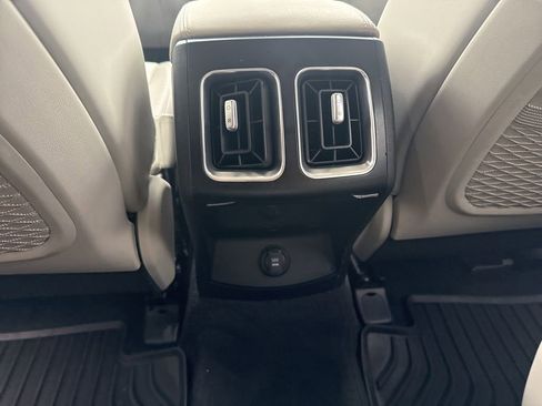 Used 2024 Kia Sorento S w/ Panoramic Sunroof Package image 29