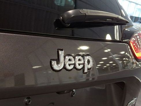 Used 2022 Jeep Cherokee Latitude Lux w/ Sun & Sound Group image 30