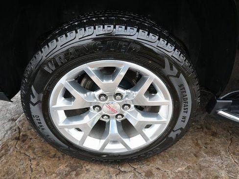 Used 2019 GMC Yukon SLT w/ Open Road Package image 12