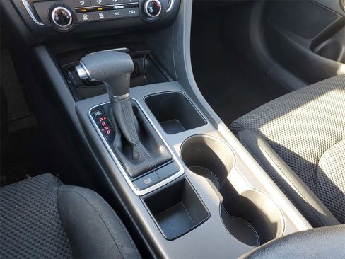 Used 2020 Kia Optima LX image 25