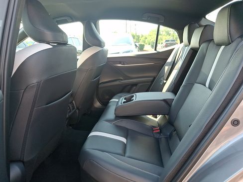 Used 2026 Toyota Camry SE w/ Convenience Package FWD image 10